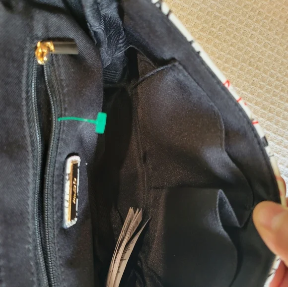 ALDO Trendy White Graphic Shoulder Bag - Picture 11 of 14